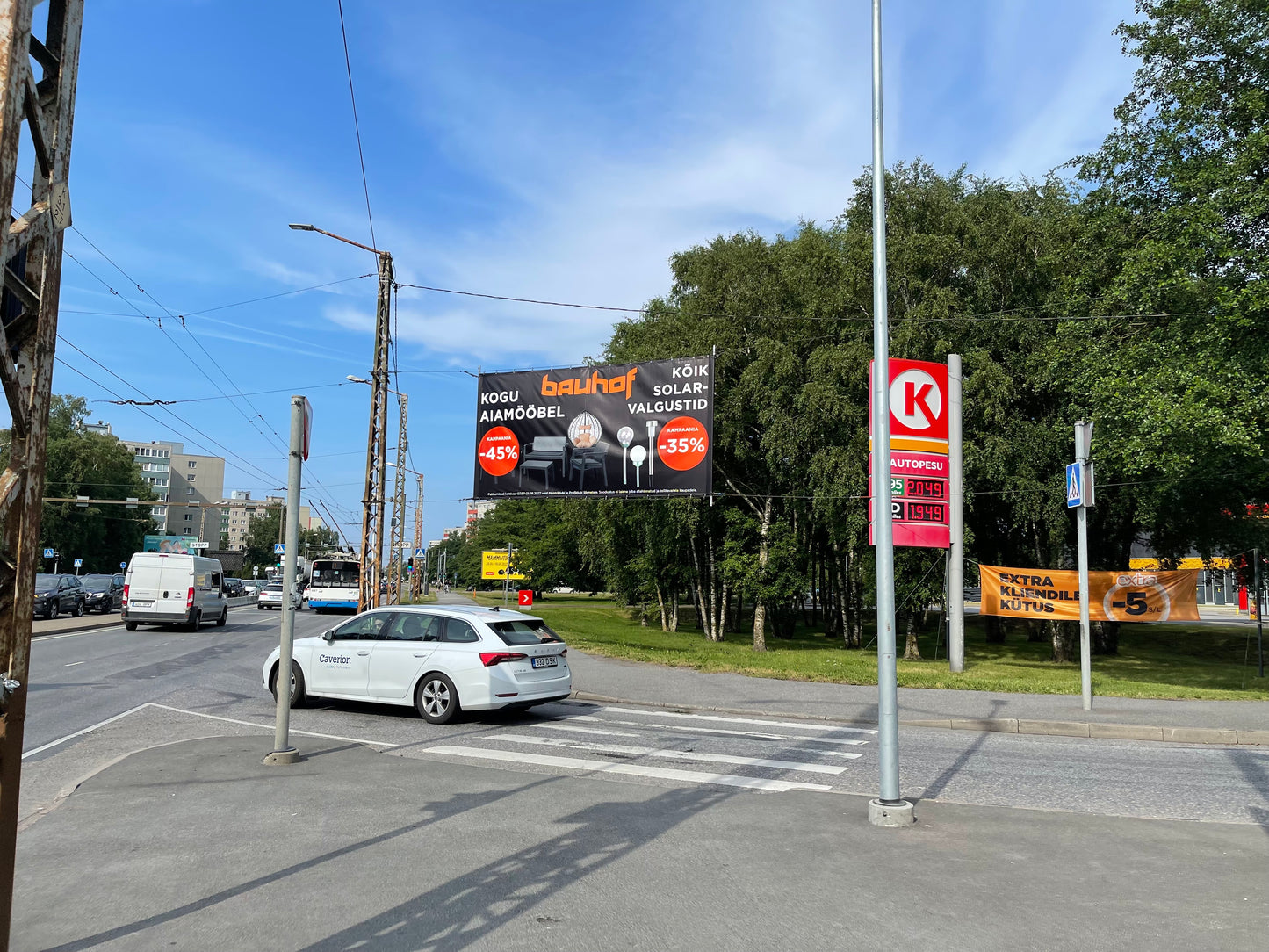 28. Tammsaare tee/Mustamäe tee ristmik (Circle K kõrval)
